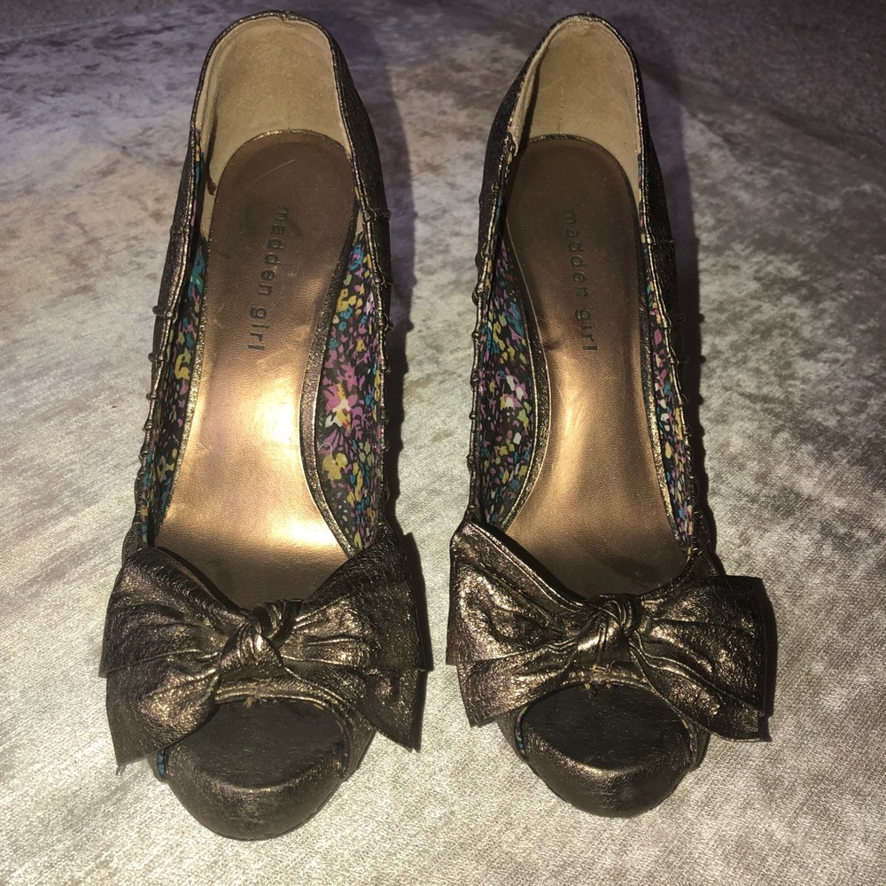 Madden Girl bow heels